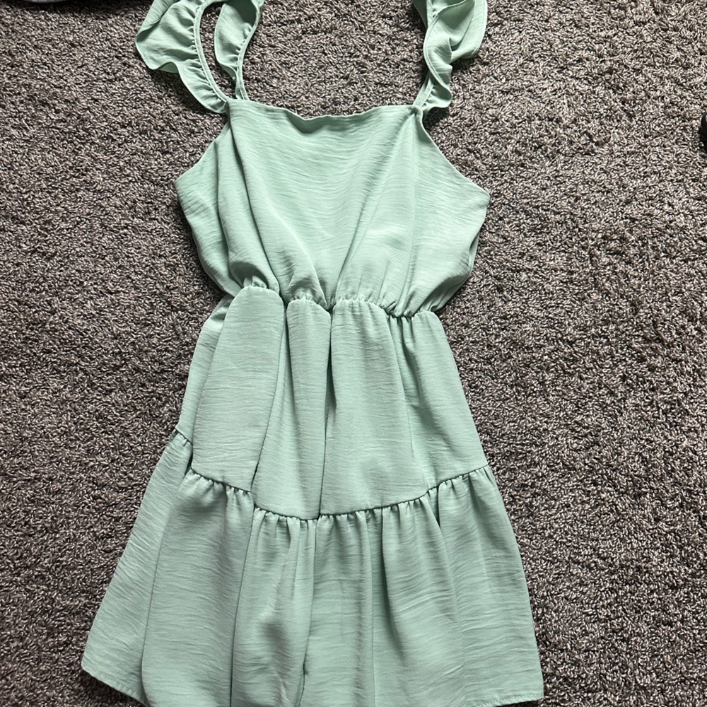 green dress